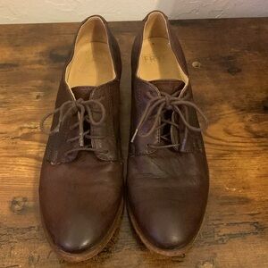 Frye leather lace up loafers in brown color Size 8.5